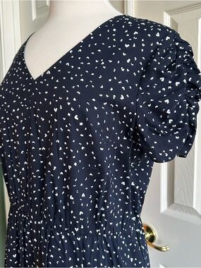 Women's Navy V-Neck Short Sleeve Dress with White Heart Print